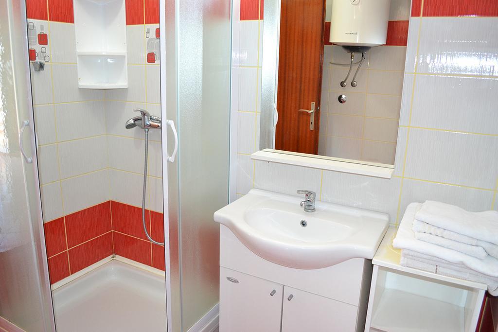 Apartmani Delfin Grebastica Exterior photo