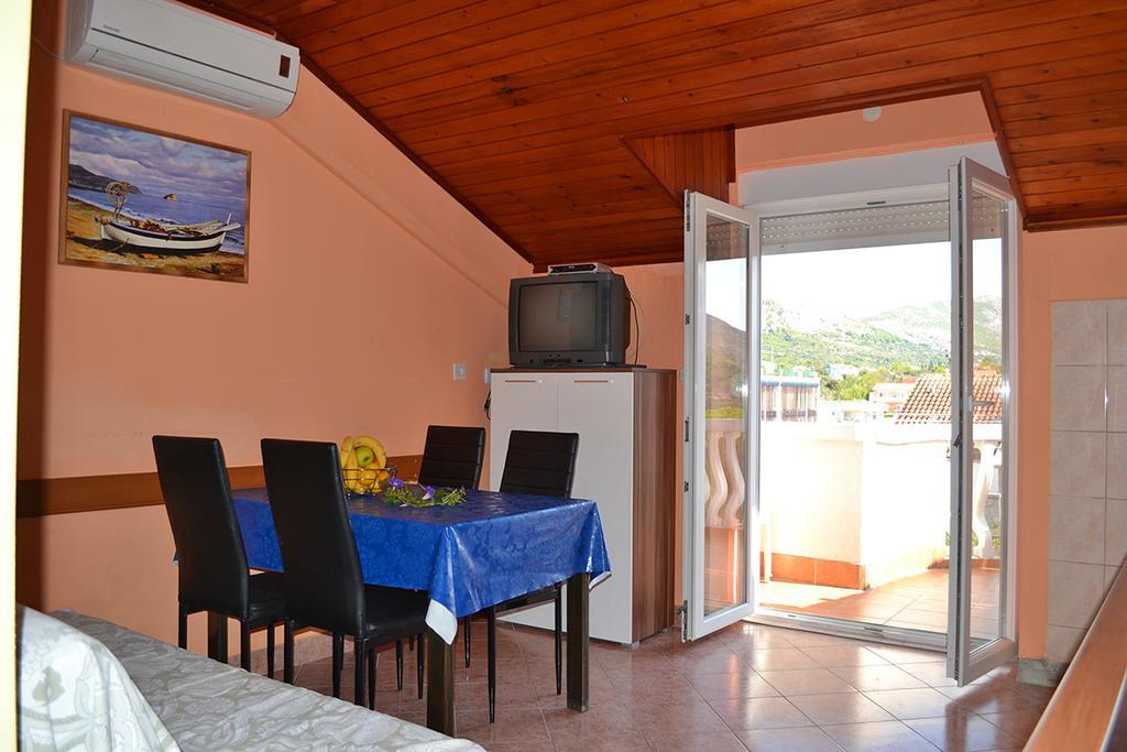 Apartmani Delfin Grebastica Exterior photo