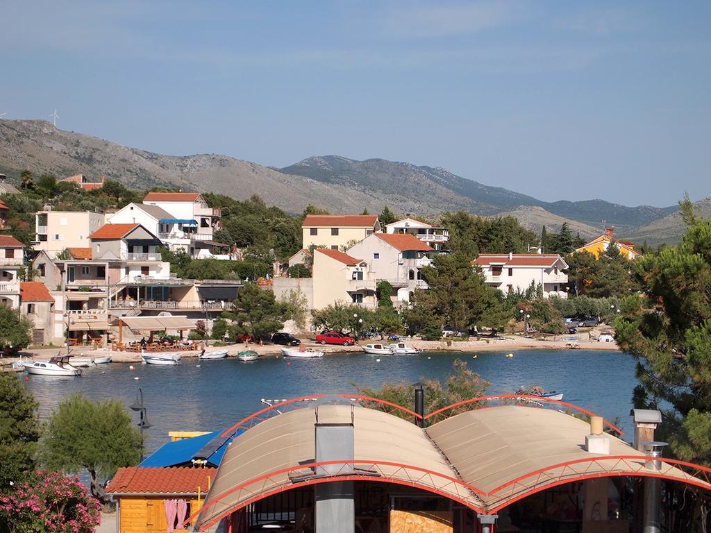 Apartmani Delfin Grebastica Exterior photo