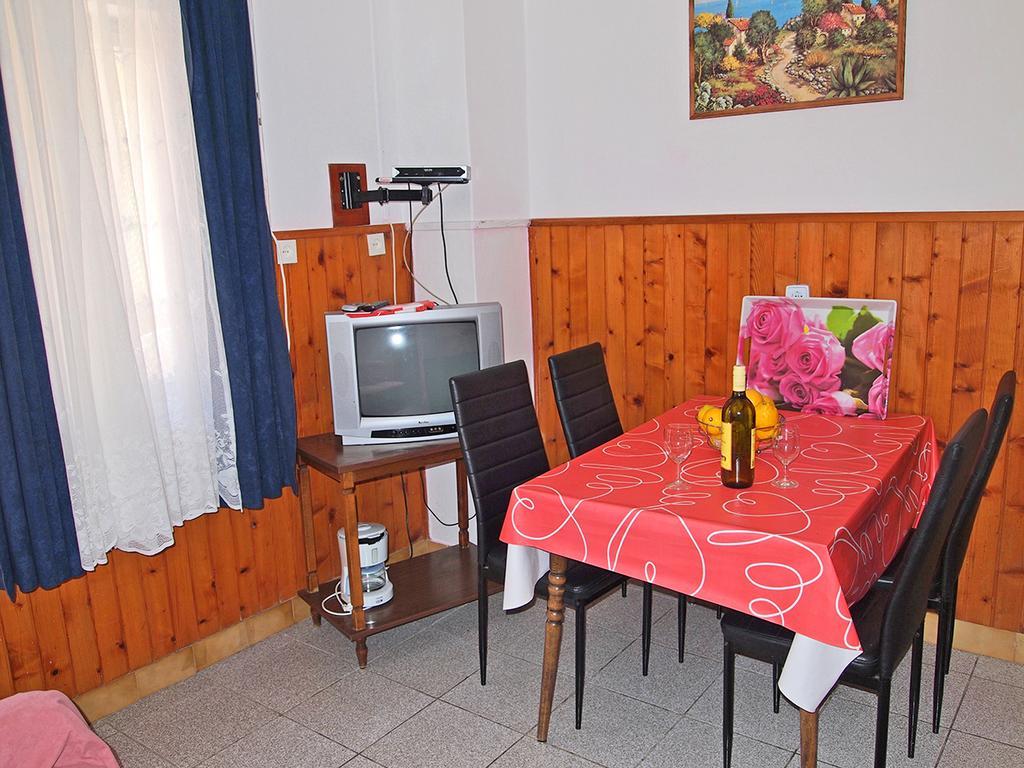 Apartmani Delfin Grebastica Exterior photo