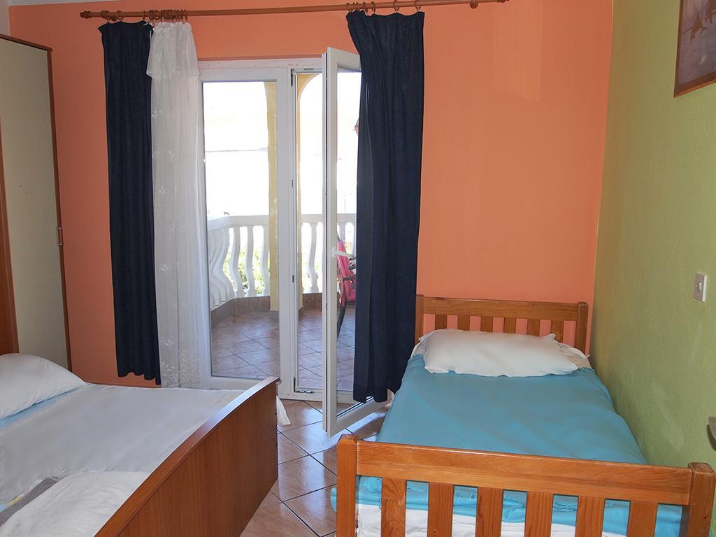 Apartmani Delfin Grebastica Exterior photo