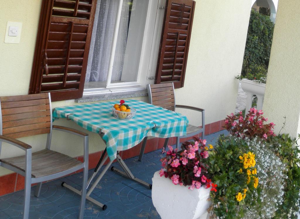 Apartmani Delfin Grebastica Exterior photo